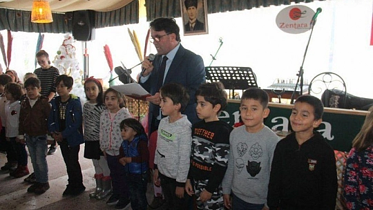 Minik öğrencilerin okuma sevinci