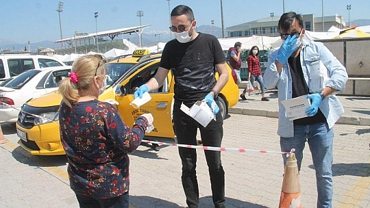 Karakartallar 300 Maske Dağıttı