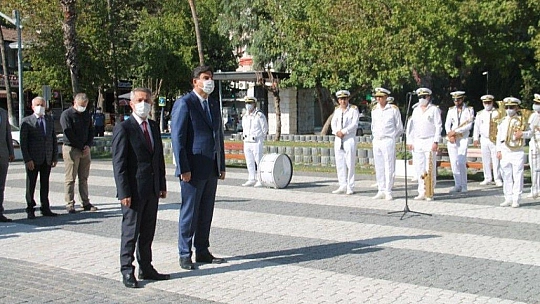 2021-2022 yılı ilköğretim haftası çelenk sunma töreni gerçekleştirildi