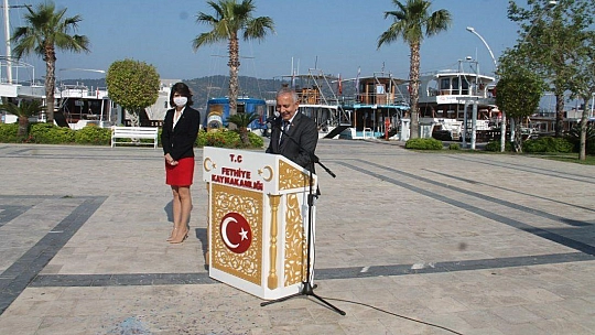 Fethiye'de sosyal mesafeli 23 Nisan töreni