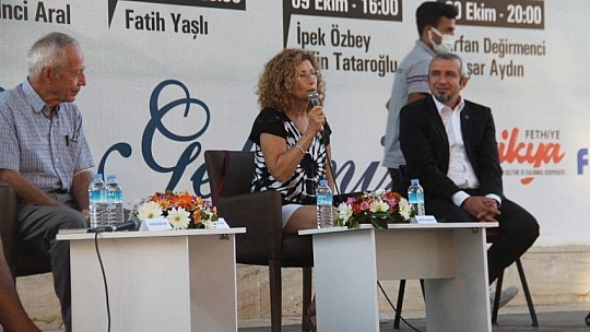 Tazelenme Üniversitesi Şair Ve Yazarları Okurları İle Buluştu