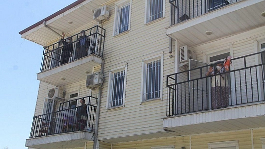 Huzurevi'ndeki Anneler ''Sarılamasak da Kalplerimiz Evlatlarımızla''