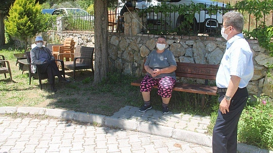 Huzurevi'ndeki Anneler ''Sarılamasak da Kalplerimiz Evlatlarımızla''