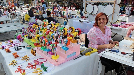 El emeklerini beğeniye sunuyorlar