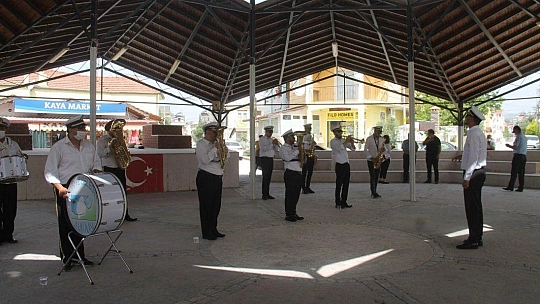 Belediye bandosu Foça Mahallesi'nde konser verdi