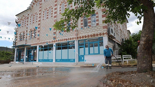 Seydikemer Belediyesi Camilerde Dezenfekte Çalışmalarına Hızla Devam Ediyor