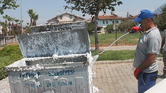 Bayram Bitti, Konteynırlar Dezenfekte Ediliyor