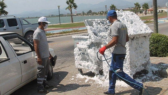 Bayram Bitti, Konteynırlar Dezenfekte Ediliyor