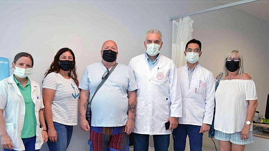 İngiliz hastadan Eğitim Araştırma Hastanesi'ne teşekkür ziyareti