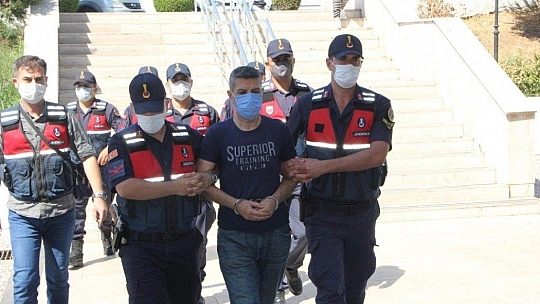 İnterpol tarafından Azerbaycan'da yakalanan cinayet zanlısı adliyeye sevk edildi