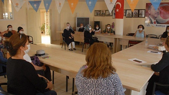 Öztürk kadın kolları ile toplantı yaptı