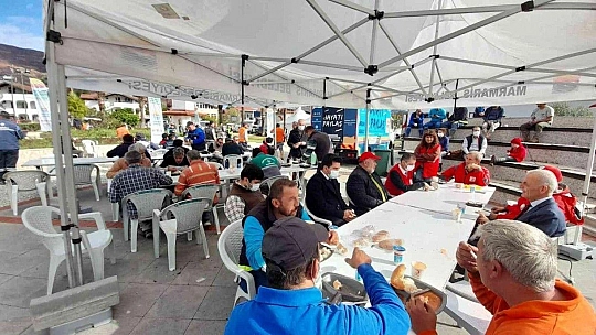Kaymakam Aksoy, afet bölgesindeki Kızılay çadırını ziyaret etti