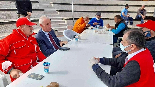 Kaymakam Aksoy, afet bölgesindeki Kızılay çadırını ziyaret etti