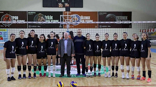 Kızlar 4'te 4 yaptı