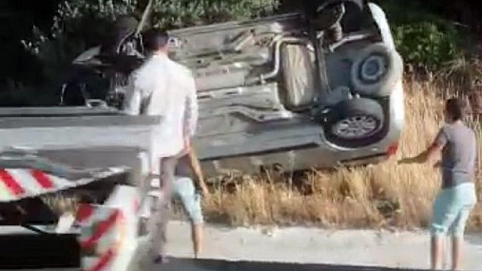 Kontrolden çıkan araç takla attı