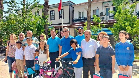 Köyceğiz'de öğrenciler kitap okudu, bisiklet kazandı