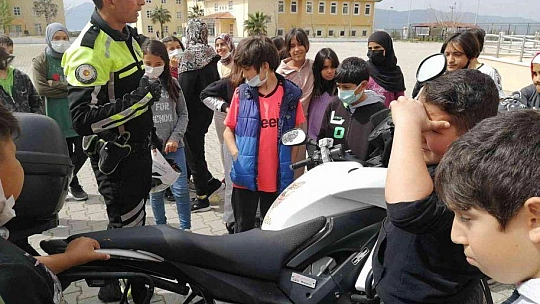 Köyceğiz'de polislerden öğrencilere eğitim