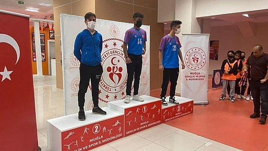 Köyceğizli öğrenciler bilek güreşinde ses getirdi