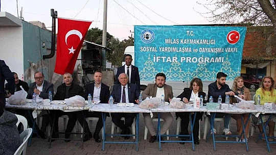 Küçük Dibekdere'de iftar yemeği