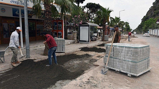 Ölüdeniz'de Yol Tamiratları Başladı