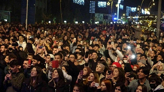 Marmaris 2022'ye coşku ile girdi