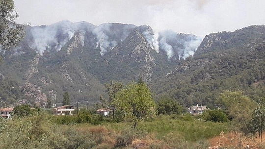 Marmaris-Datça karayolu ulaşıma kapandı