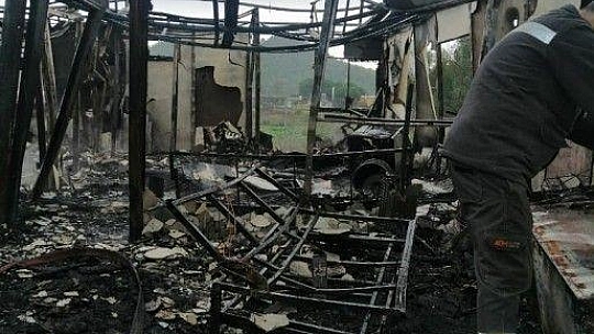 Marmaris Değirmenyanı'nda prefabrik ev tamamen yandı