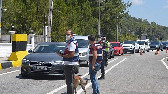 Marmaris, giriş ve çıkış noktalarında denetimler sürüyor