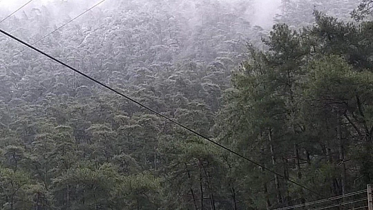 Marmaris'in yüksek kesimlerine kar yağdı