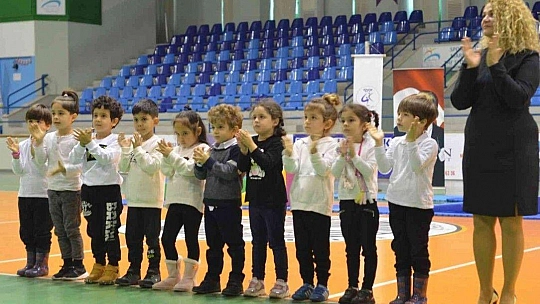 Marmaris'te 3 Aralık Dünya Engelliler Günü'nde renkli görüntüler oluştu