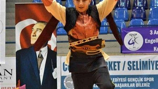 Marmaris'te 3 Aralık Dünya Engelliler Günü'nde renkli görüntüler oluştu