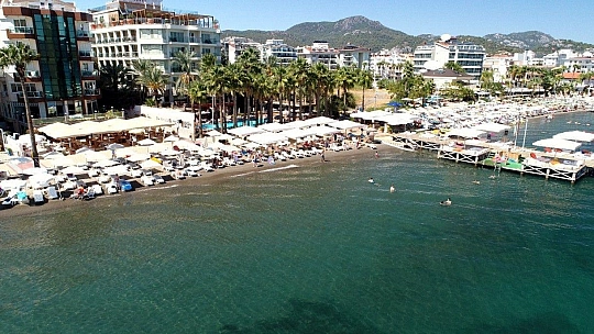Marmaris'te yaz devam ediyor