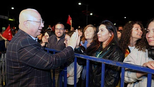 Menteşe'de 19 Mayıs akşamı coşkulu kutlama