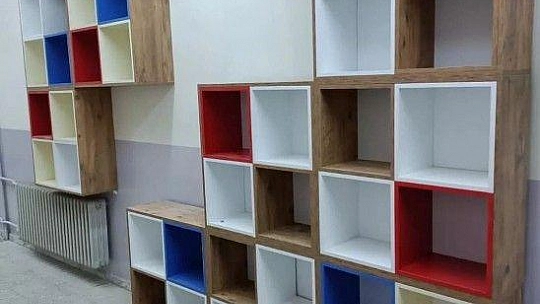 Milas Mesleki Eğitim Merkezi'nde, 50 kütüphaneye kitaplık üretildi