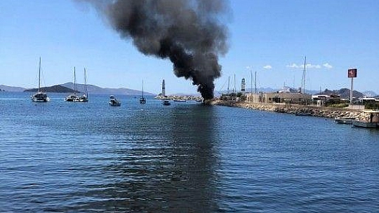 Milyon dolarlık yat küle döndü