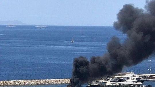 Milyon dolarlık yat küle döndü