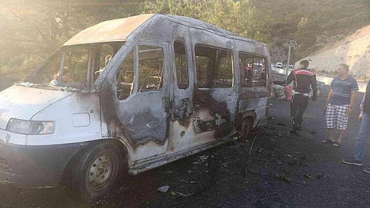 Minibüsü yanan, aracı soyulan seyyar satıcıdan örnek davranış