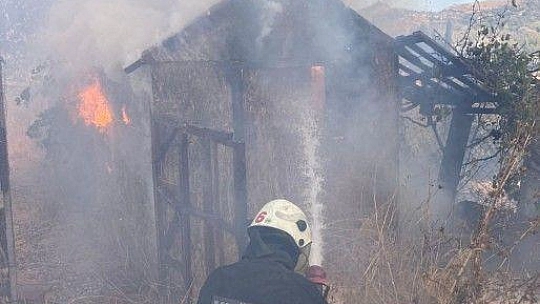 Mobilya atölyesinde korkutan yangın