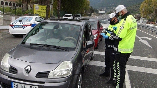 Muğla'da Jandarma ve polisten sıkı denetimi