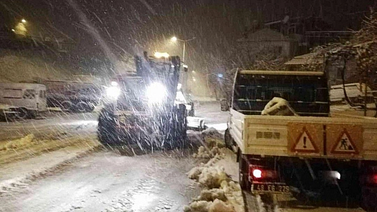 Muğla'da kar mesaisi