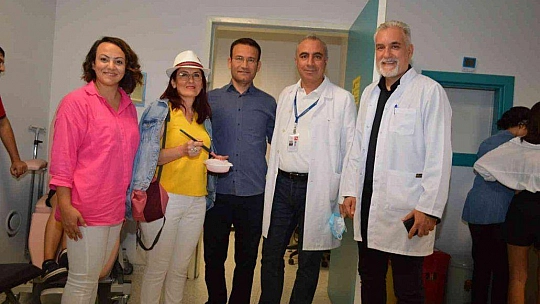 MUĞLA'DA MEME KANSERİ FARKINDALIK AYINDA MAMOGRAFİ ODASININ DUVARLARI BOYANDI