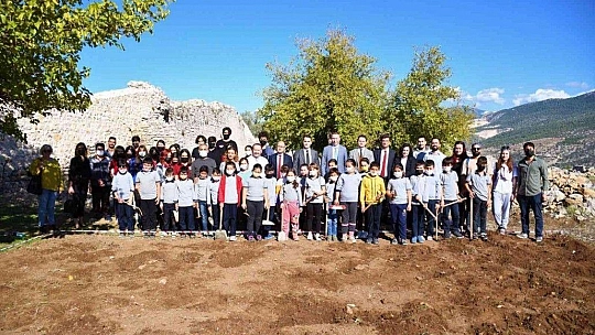 Öğrenciler arkeolojik kazı yaptı