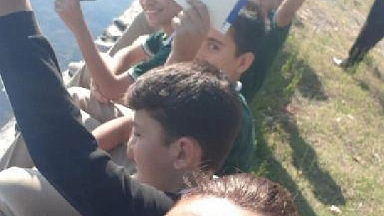 Öğrenciler kordonda kitap okudu