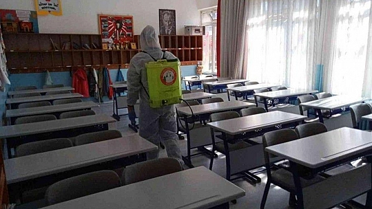 Okullarda dezenfekte çalışmaları devam ediyor
