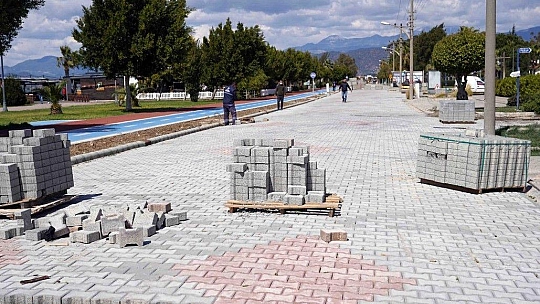 Sahil Bandında parke çalışması başladı