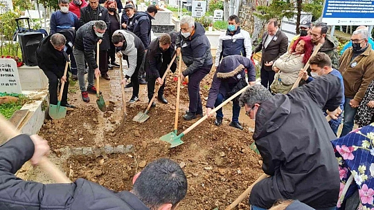 Sanatçı dostları Akrep Nalan'ı yalnız bıraktı