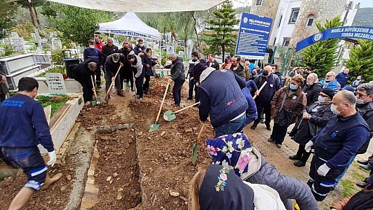 Sanatçı dostları Akrep Nalan'ı yalnız bıraktı