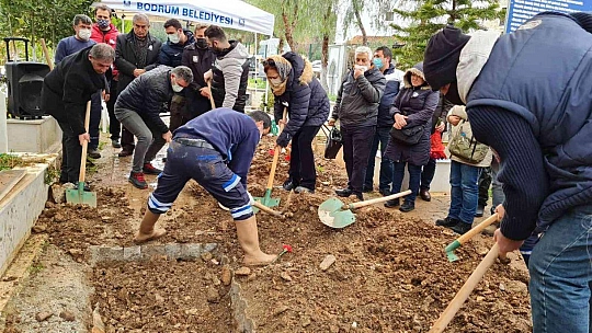 Sanatçı dostları Akrep Nalan'ı yalnız bıraktı
