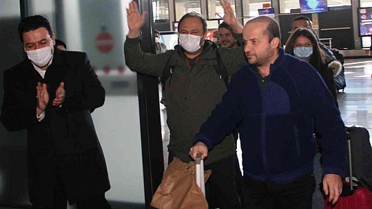 Savaşın ortasında kalan turizmciler 84 saatlik yolculuğun ardından Bodrum'a ulaştı: İlk işleri baklava yemek oldu