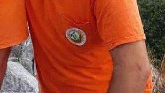 Şehit olan torunu için portakal ağacı dikti